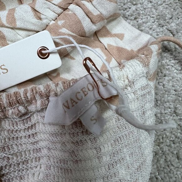 Olivaceous Top Women’s Beige White Cropped Sleeveless Size Small NWT - Picture 10 of 11